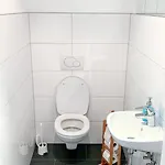 View 2 Bedroom Apartment, Terrace, Private Access 아파트 *