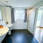 View 2 Bedroom Apartment, Terrace, Private Access Velden am Wörthersee
