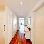 View 2 Bedroom Apartment, Terrace, Private Access 아파트 벨덴암워스에르시