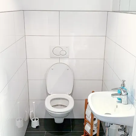 View 2 Bedroom Apartment, Terrace, Private Access アパート *