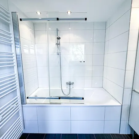アパート View 2 Bedroom Apartment, Terrace, Private Access フェルデン・アム・ヴェルターゼー