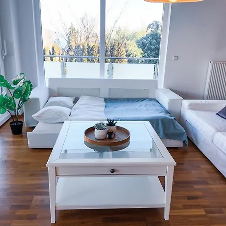 2 Bedroom Apartment, Terrace, Private Access Velden am Wörthersee