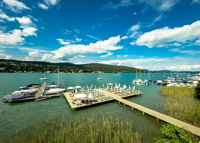 Lake View 2 Bedroom Apartment, Terrace, Private Lake Access * Velden am Wörthersee
